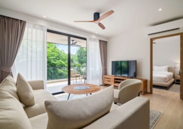 Стильные трехспальные апартаменты рядом с пляжем в проекте Laguna Beachside Phuket